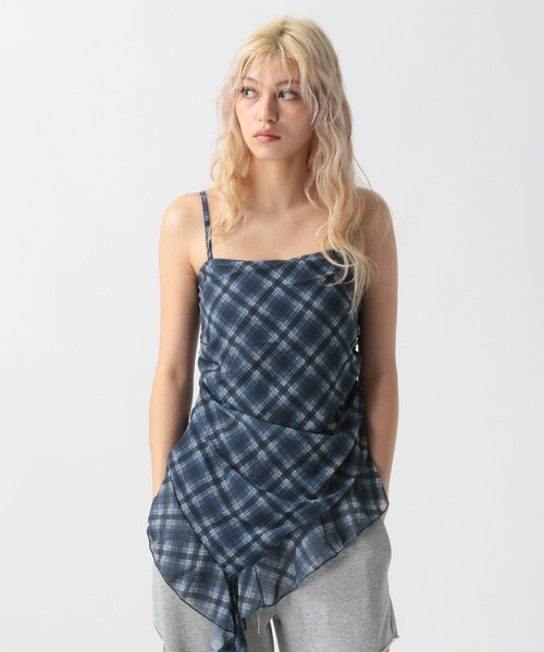 FOREVER 21(フォーエバー トゥエンティーワン)の「【2025SS】カスケードチェックキャミチュニック(チュニック・レディース・ネイビー/レッド・FREE)」の2枚目の写真