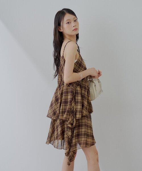 chico ティアードサイドドロップフリルミニワンピース　ブラウン Chico ワンピース ティアードサイドドロップフリルミニ