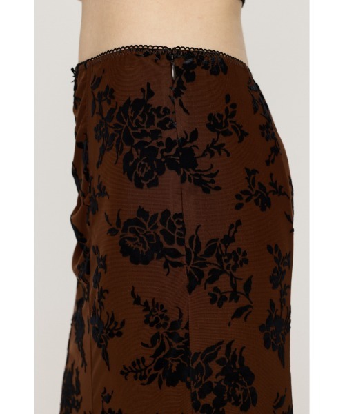 SLY(スライ)の「SHEER FLOWER FLARE SK シアー フラワー フレアスカート 夏服 秋服(スカート・レディース・ブラック系その他2/ブラウン系その他2・1/2)」の12枚目の写真