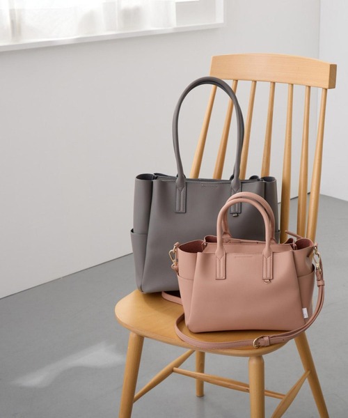 ROOTOTE（ルートート）の「ルートート / LT.A4ワイド.オブロング-A（ビジネスバッグ・レディース・ベージュ/グレー/ブラック・FREE）」の5枚目の写真