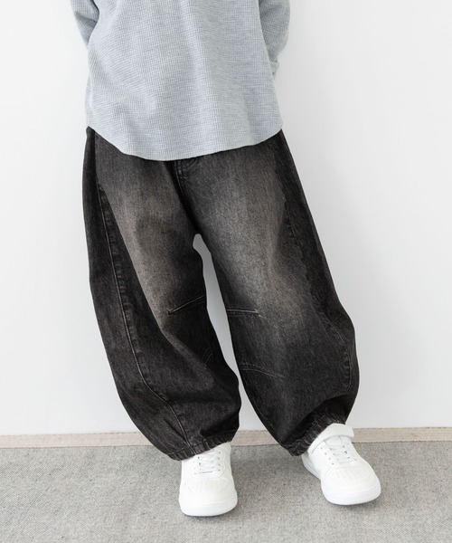 LOWRYS FARM(ローリーズファーム)の「デニムコクーンパンツ 571652(デニムパンツ・キッズ・ライトブルー/ブラック/ブルー・110cm/120cm/130cm/140cm/150cm)」の22枚目の写真