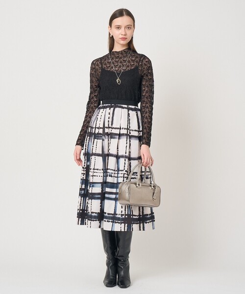 ANAYI（アナイ）の「ストレッチレースモックネック プルオーバー（Tシャツ/カットソー・レディース・ライトベージュ/オフホワイト/ブラック・38/36）」の18枚目の写真