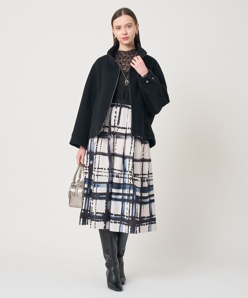 ANAYI（アナイ）の「ストレッチレースモックネック プルオーバー（Tシャツ/カットソー・レディース・ライトベージュ/オフホワイト/ブラック・38/36）」の19枚目の写真