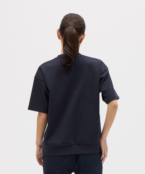 le coq sportif(ルコックスポルティフ)の「【ルコックスポルティフ】吸汗/ストレッチ/UVカットアクティブ半袖スウェット(スウェット・レディース・ネイビー/イエロー/レッド・M/L/S/XL)」の4枚目の写真