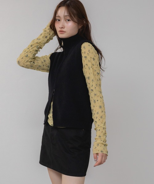 HEILIS(ヘイリス)の「花柄リバティプリントメローカットソー/プリント柄 メロー ハイネック 長袖 カットソー イエロー ホワイト アイボリー 韓国 ガーリー シティガール 春服 秋服 冬服 レイヤード(Tシャツ/カットソー・レディース・オフホワイト/イエロー・FREE)」の9枚目の写真