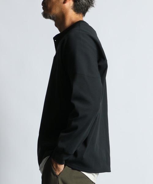The DUFFER of ST.GEORGE（ザダファーオブセントジョージ）の「「AIR FLEX」SETUP HONEYCOMB HENLEY L/S TEE：機能素材 「エアフレックス」セットアップ ヘンリーネック ロンTEE（Tシャツ/カットソー・メンズ・ブラック/ネイビー・X-LARGE/LARGE/MEDIUM/SMALL）」の7枚目の写真