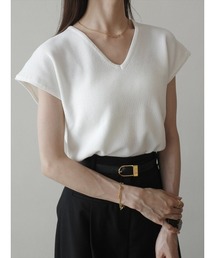 amel（エイメル）の「【RE ARRIVAL】フレンチスリーブVネックトップス / アイボリー（Tシャツ/カットソー）」