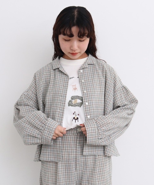 l'atelier du savon(アトリエドサボン)の「●やさしいチェック ちび開襟ブラウス(シャツ/ブラウス・レディース・ブラック/ベージュ・FREE)」の2枚目の写真