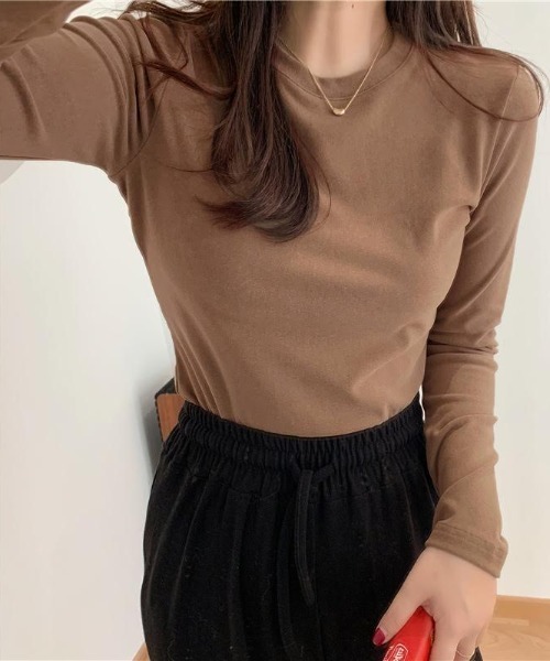cammie(キャミー)の「シンプルフィットロンT(Tシャツ/カットソー・レディース・ベージュ/ダークグレー/ブラック/ブラウン/ホワイト・LARGE/MEDIUM)」の5枚目の写真