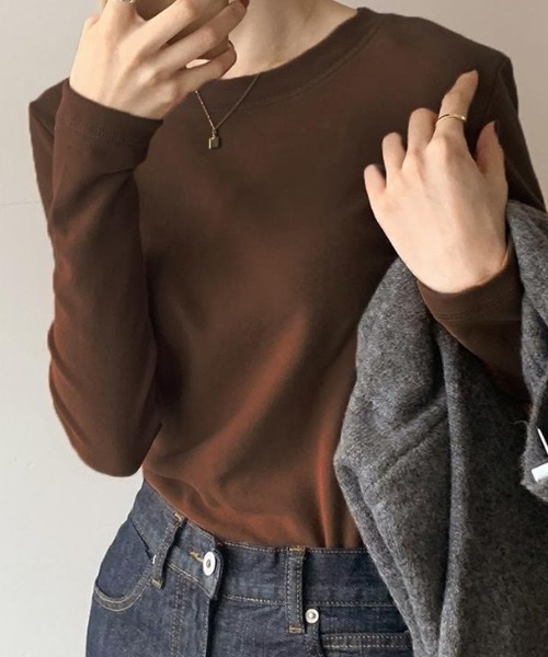 cammie(キャミー)の「シンプルフィットロンT(Tシャツ/カットソー・レディース・ベージュ/ダークグレー/ブラック/ブラウン/ホワイト・LARGE/MEDIUM)」の4枚目の写真