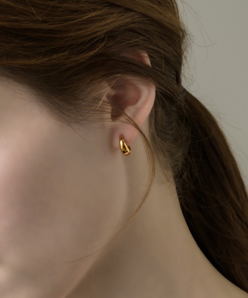 muku(ムク)の「PIERCE/DROP HOOP(ピアス(両耳用)・レディース・シルバー/ゴールド・FREE)」の1枚目の写真