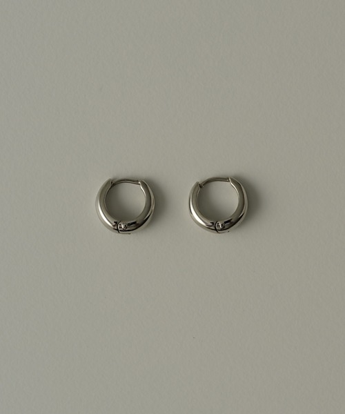 muku(ムク)の「PIERCE/DROP HOOP(ピアス(両耳用)・レディース・シルバー/ゴールド・FREE)」の4枚目の写真