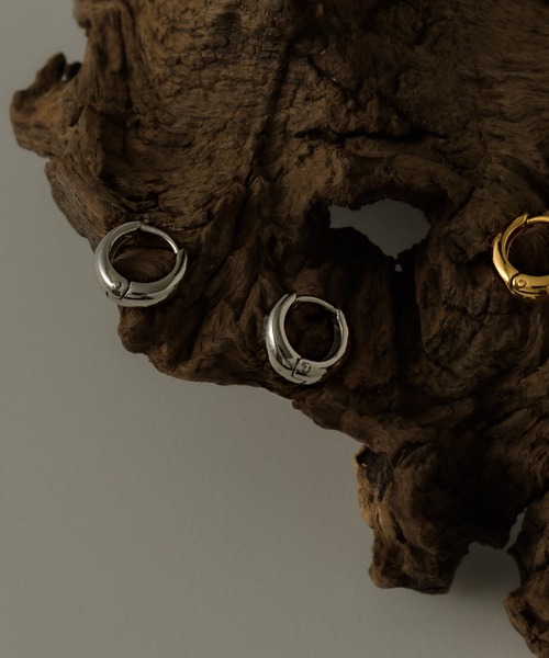 muku(ムク)の「PIERCE/DROP HOOP(ピアス(両耳用)・レディース・シルバー/ゴールド・FREE)」の7枚目の写真