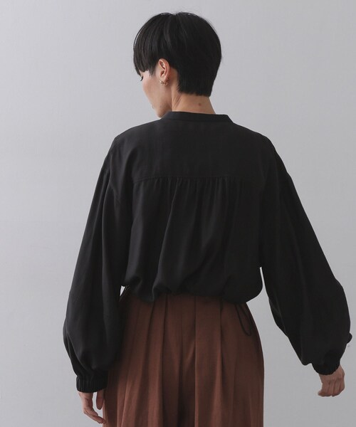 OPAQUE.CLIP（オペークドットクリップ）の「シアーランタンスリーブブルゾン【洗濯機洗い可】（ブルゾン・レディース・ブラック/アイボリー・42/40/38）」の5枚目の写真