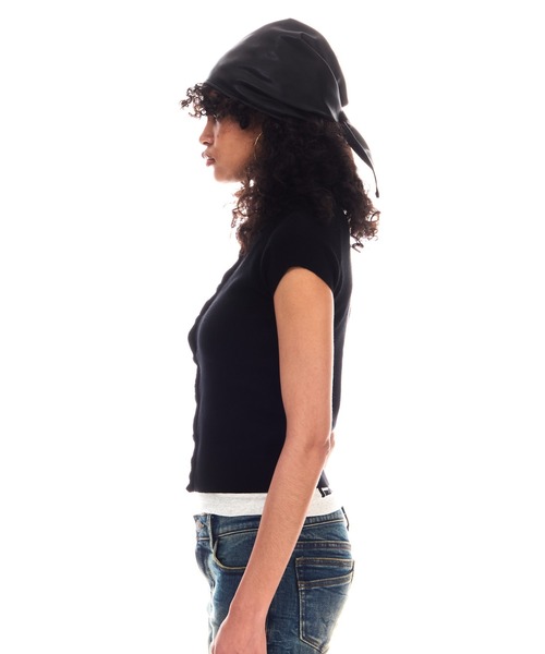 BEEDEN(ビーデン)の「CROSS BUTTON COMPACT KNIT TOPS(ニット/セーター・レディース・カモフラージュ/ブラック・FREE)」の5枚目の写真