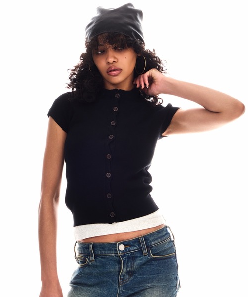 BEEDEN(ビーデン)の「CROSS BUTTON COMPACT KNIT TOPS(ニット/セーター・レディース・カモフラージュ/ブラック・FREE)」の7枚目の写真