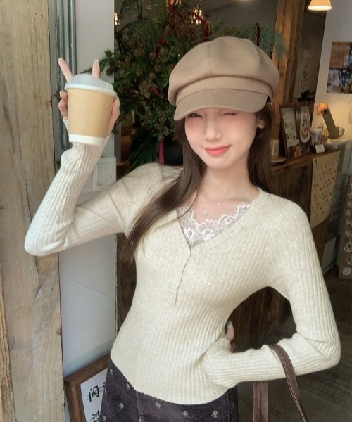 gossip!ロサンゼルス(ゴシップロサンゼルス)の「【Y2Kガーリー】レーストリムVネックリブニットトップス(ニット/セーター・レディース・オフホワイト/ブラック/ベージュ・FREE)」の18枚目の写真