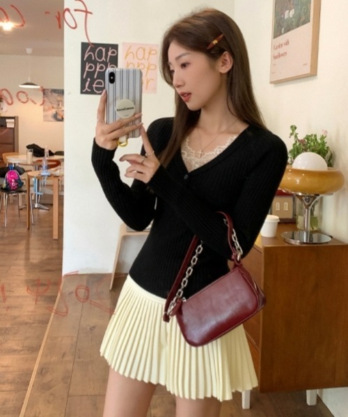 gossip!ロサンゼルス(ゴシップロサンゼルス)の「【Y2Kガーリー】レーストリムVネックリブニットトップス(ニット/セーター・レディース・オフホワイト/ブラック/ベージュ・FREE)」の14枚目の写真