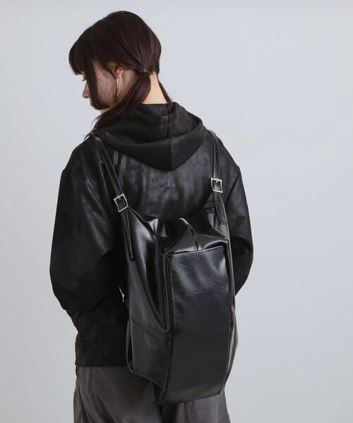 tk.TAKEO KIKUCHI(ティーケータケオキクチ)の「デフォーメッドボストンBAG(ボストンバッグ・メンズ・ブラック/ブラウン系1・00)」の6枚目の写真