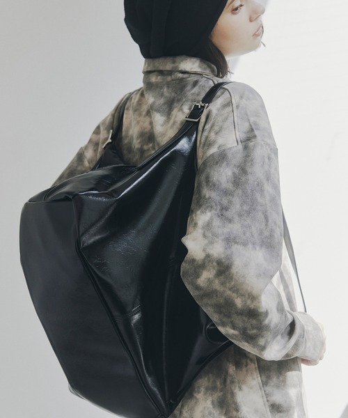 tk.TAKEO KIKUCHI(ティーケータケオキクチ)の「デフォーメッドボストンBAG(ボストンバッグ・メンズ・ブラック/ブラウン系1・00)」の5枚目の写真