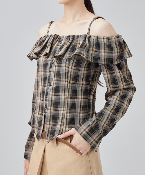 SUWDEE（スーディー）の「check off shoulder frill blouse（シャツ/ブラウス・レディース・ブラウン・M）」の2枚目の写真