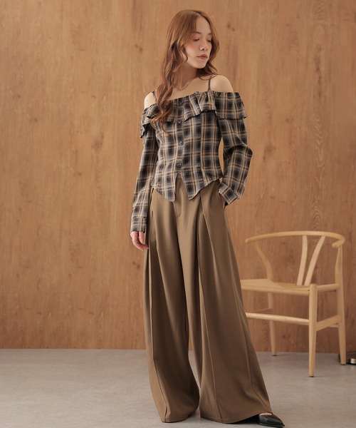 SUWDEE（スーディー）の「check off shoulder frill blouse（シャツ/ブラウス・レディース・ブラウン・M）」の9枚目の写真