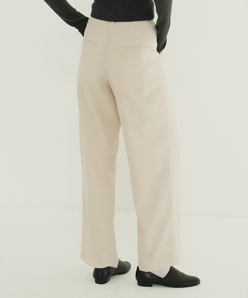 BASIC TUCK PANTS（スラックス）｜CLANE（クラネ）のファッション通販