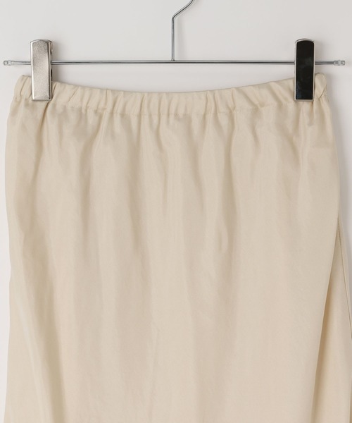 LOWRYS FARM（ローリーズファーム）の「フィブリルサテンスカート　581057（スカート・レディース・アイボリー/チャコールグレー/ブラウン・LARGE/MEDIUM/SMALL）」の6枚目の写真