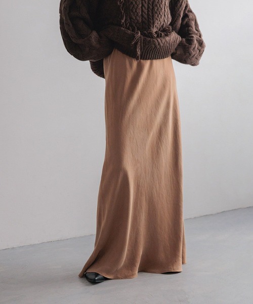 LOWRYS FARM（ローリーズファーム）の「フィブリルサテンスカート　581057（スカート・レディース・アイボリー/チャコールグレー/ブラウン・LARGE/MEDIUM/SMALL）」の19枚目の写真