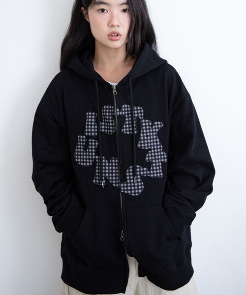 ISTKUNST(イストクンスト)の「韓国ブランドセレクト A'GEM/9 × .kom 『ISTKUNST/イストクンスト』CIRCLE LOGO HOOD ZIP UP/サークルロゴフードジップアップ(Tシャツ/カットソー・レディース・ブラック/グレー・M)」の2枚目の写真