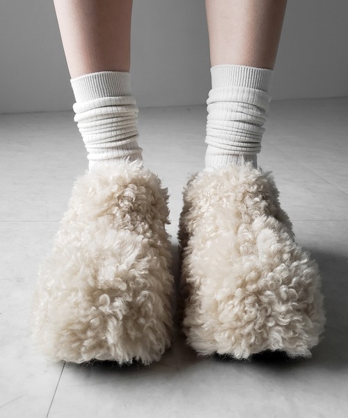 me+em select(ミームセレクト)の「【 2color 】厚底テディボアサボサンダル / platform teddy boa sabo sandals(その他シューズ・レディース・ブラック/アイボリー・36/37/38/39/40)」の18枚目の写真