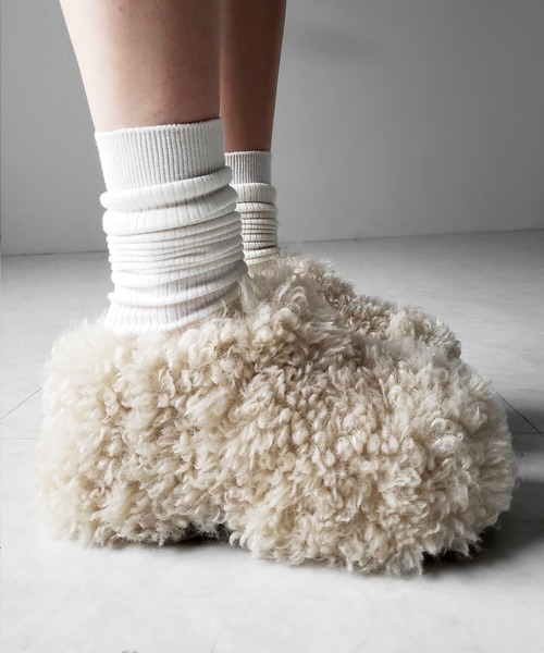 me+em select(ミームセレクト)の「【 2color 】厚底テディボアサボサンダル / platform teddy boa sabo sandals(その他シューズ・レディース・ブラック/アイボリー・36/37/38/39/40)」の20枚目の写真
