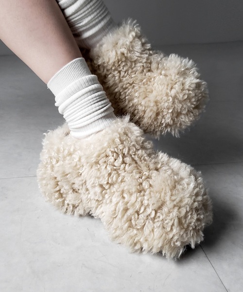 me+em select(ミームセレクト)の「【 2color 】厚底テディボアサボサンダル / platform teddy boa sabo sandals(その他シューズ・レディース・ブラック/アイボリー・36/37/38/39/40)」の22枚目の写真