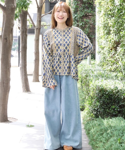 チチカカ（チチカカ）の「ブーケブラウス（シャツ/ブラウス・レディース・ネイビー/マスタード・FREE）」の5枚目の写真