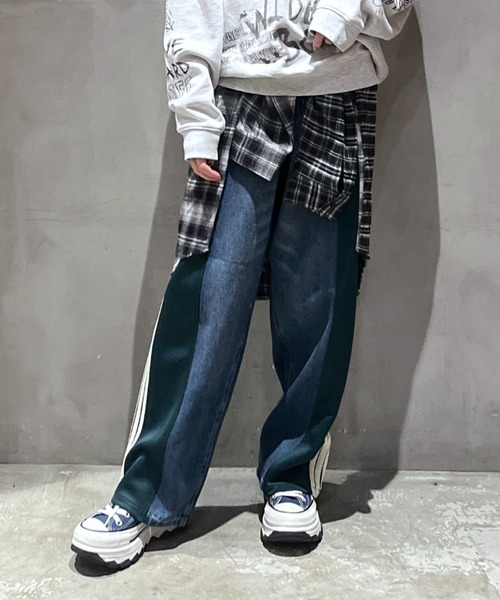 RODEO CROWNS WIDE BOWL(ロデオクラウンズワイドボウル)の「カスタムトラック デニムパンツ(デニムパンツ・レディース・ブルー系その他3/レッド系その他/グリーン系その他・SMALL/MEDIUM/LARGE)」の2枚目の写真