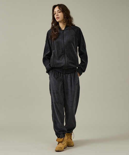 adidas(アディダス)の「【adidas / アディダス】VELOUR SST PANT / ベロア SST パンツ(その他パンツ・メンズ・ブラック/チャコールグレー/ダークネイビー・M/L)」の18枚目の写真