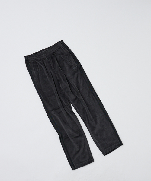 adidas(アディダス)の「【adidas / アディダス】VELOUR SST PANT / ベロア SST パンツ(その他パンツ・メンズ・ブラック/チャコールグレー/ダークネイビー・M/L)」の21枚目の写真