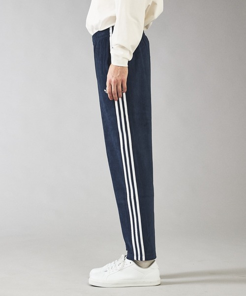 adidas(アディダス)の「【adidas / アディダス】VELOUR SST PANT / ベロア SST パンツ(その他パンツ・メンズ・ブラック/チャコールグレー/ダークネイビー・M/L)」の9枚目の写真