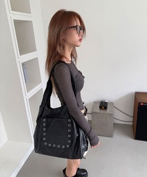 4INT.（フォイント）の「アイレット スクエア レザー調 ショルダーバッグ（ショルダーバッグ）」