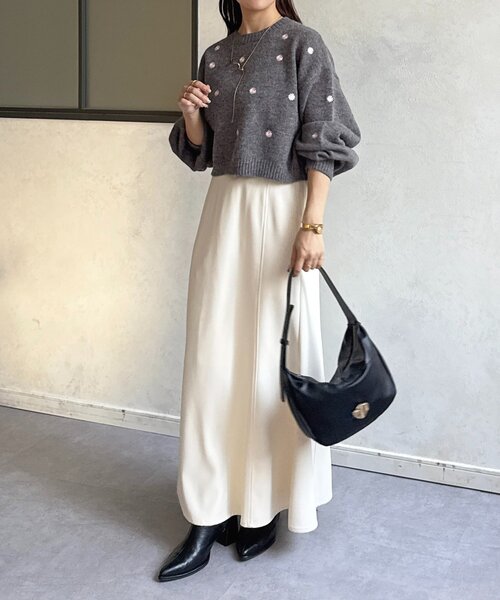 Thevon（ゼボン）の「フラワー刺繍ショートニット（ニット/セーター・レディース・チャコールグレー/ブラック/ネイビー・FREE）」の5枚目の写真