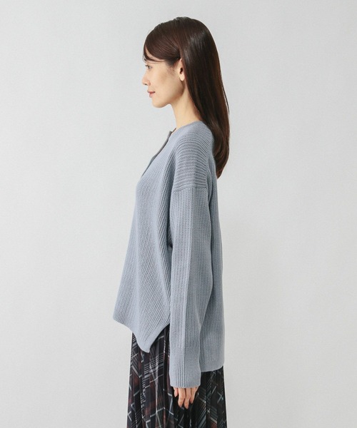 GLOBAL WORK（グローバルワーク）の「毛玉になりにくいキーネック/579675（ニット/セーター・レディース・ブラウン/ネイビー/ライトブルー/アイボリー・LARGE/MEDIUM）」の9枚目の写真