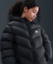 NIKE(�i�C�L)�̃i�C�L �X�|�[�c�E�F�A �I�[���f�C �v���[ �W���j�A Therma-FIT ���[�Y�t�B�b�g �p�t�@�[ �W���P�b�g / Nike Sportswear All Day Play Big Kids' Therma-FIT Loose-Fit Puffer Jacket HQ4976-010 Black(�_�E���W���P�b�g/�R�[�g)