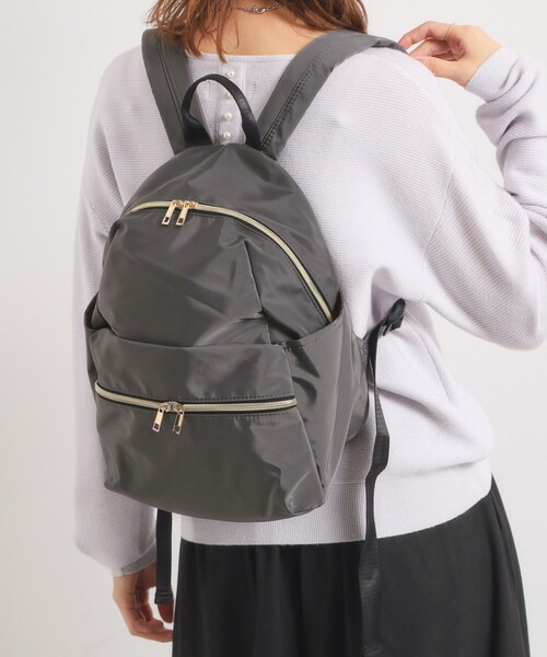 ITS'DEMO(イッツデモ)の「◆高密度ポリ10ポケットミディリュック(バックパック/リュック・レディース・ネイビー/ベージュ/ダークグレー/ブラック・00)」の3枚目の写真