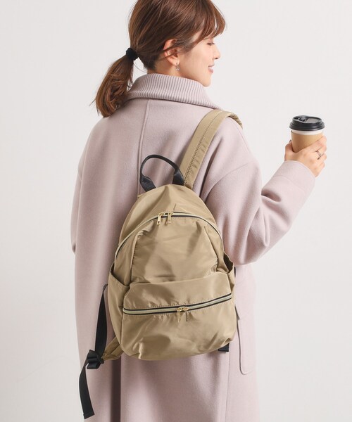 ITS'DEMO(イッツデモ)の「◆高密度ポリ10ポケットミディリュック(バックパック/リュック・レディース・ネイビー/ベージュ/ダークグレー/ブラック・00)」の7枚目の写真