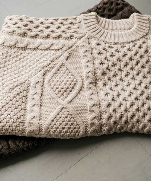 aquagarage（アクアガレージ）の「ケーブル編みニットトップス（ニット/セーター・レディース・ベージュ/ブラウン系その他・FREE）」の4枚目の写真