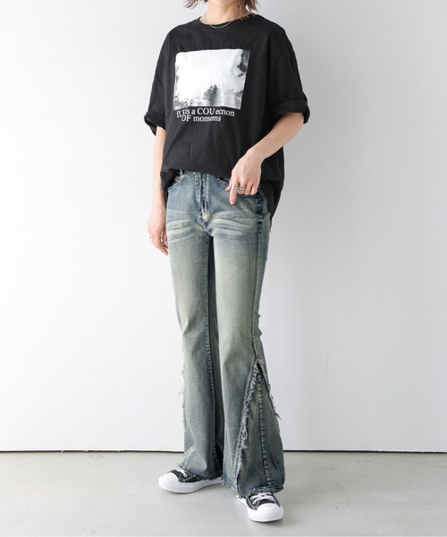 AMELY(エミリー)の「サイドフリンジ フレアデニムパンツ(デニムパンツ・レディース・ブルー/ブラック/ライトブルー・M/L)」の22枚目の写真