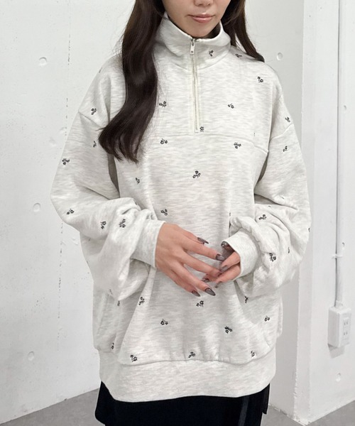 archives(アルシーヴ)の「小花柄刺繍ハーフzipスウェット(スウェット・レディース・オートミール/グレー/ブラック・MEDIUM)」の22枚目の写真