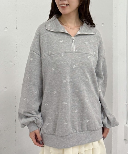 archives(アルシーヴ)の「小花柄刺繍ハーフzipスウェット(スウェット・レディース・オートミール/グレー/ブラック・MEDIUM)」の15枚目の写真
