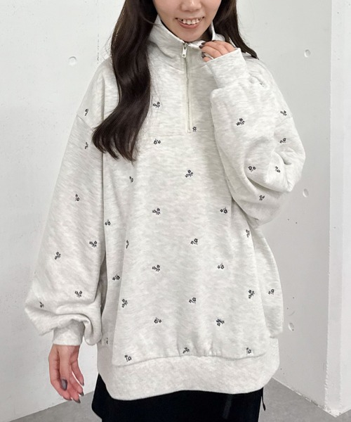 archives(アルシーヴ)の「小花柄刺繍ハーフzipスウェット(スウェット・レディース・オートミール/グレー/ブラック・MEDIUM)」の21枚目の写真
