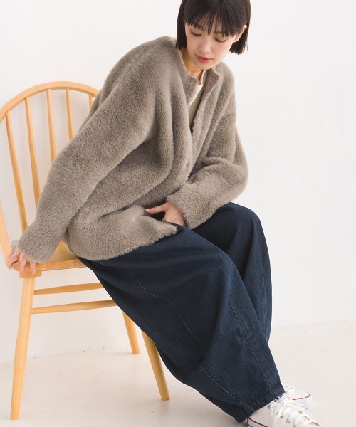 OMNES（オムネス）の「フェザーヤーンダブルフェイスニットカーディガン（カーディガン/ボレロ・レディース・ベージュ/グレー・FREE）」の8枚目の写真